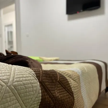 Darija Apartman U Centru Sa Parkingom *