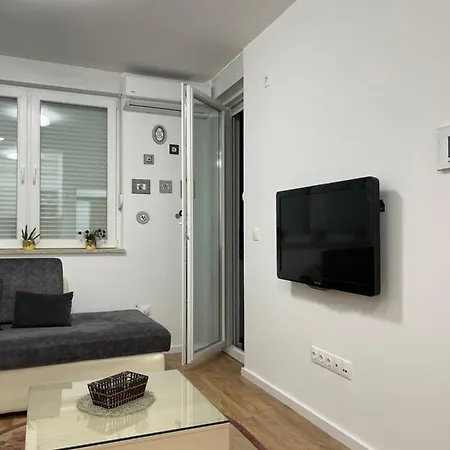 Darija Apartman U Centru Sa Parkingom Apartment Novi Pazar