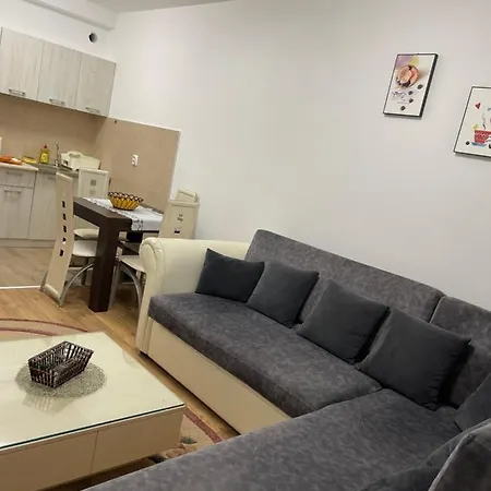 Darija U Centru Sa Parkingom *