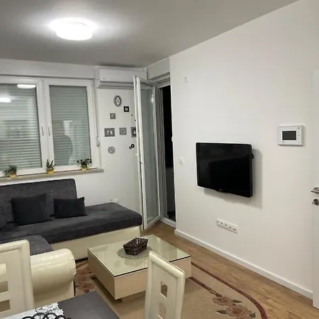 Apartment Darija Apartman U Centru Sa Parkingom *