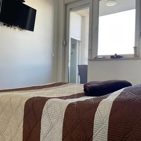 Darija Apartman U Centru Sa Parkingom Apartment *